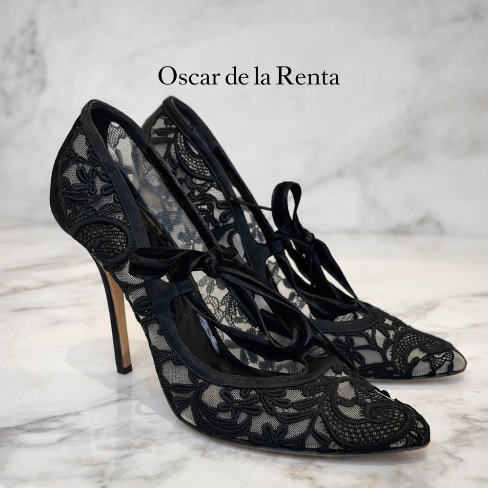 Oscar de la Renta Black Lace Tie Pumps | Made in Italy | Size 40🖤 - Picture 1 of 8